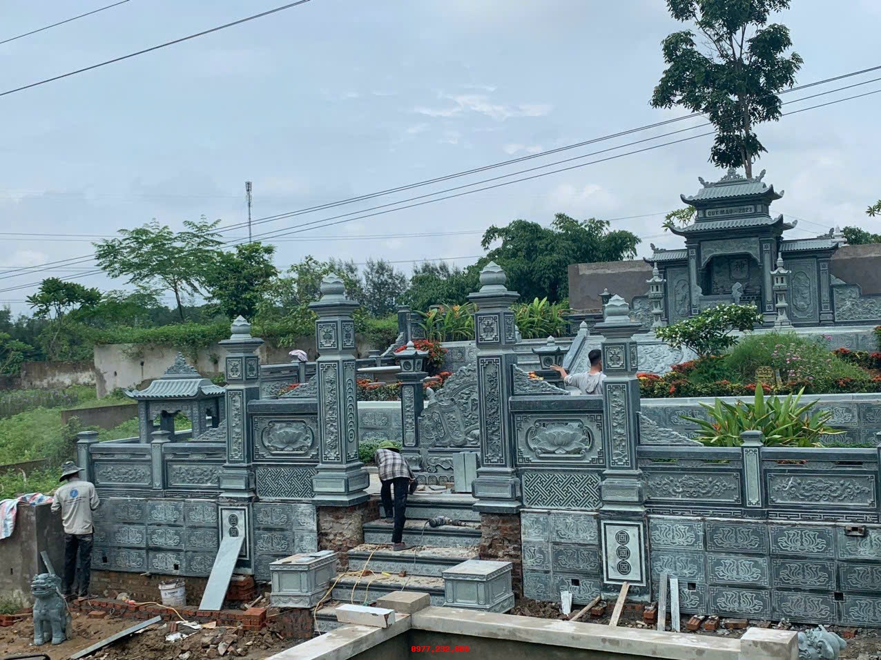 Khuôn viên lăng mộ - KLM4