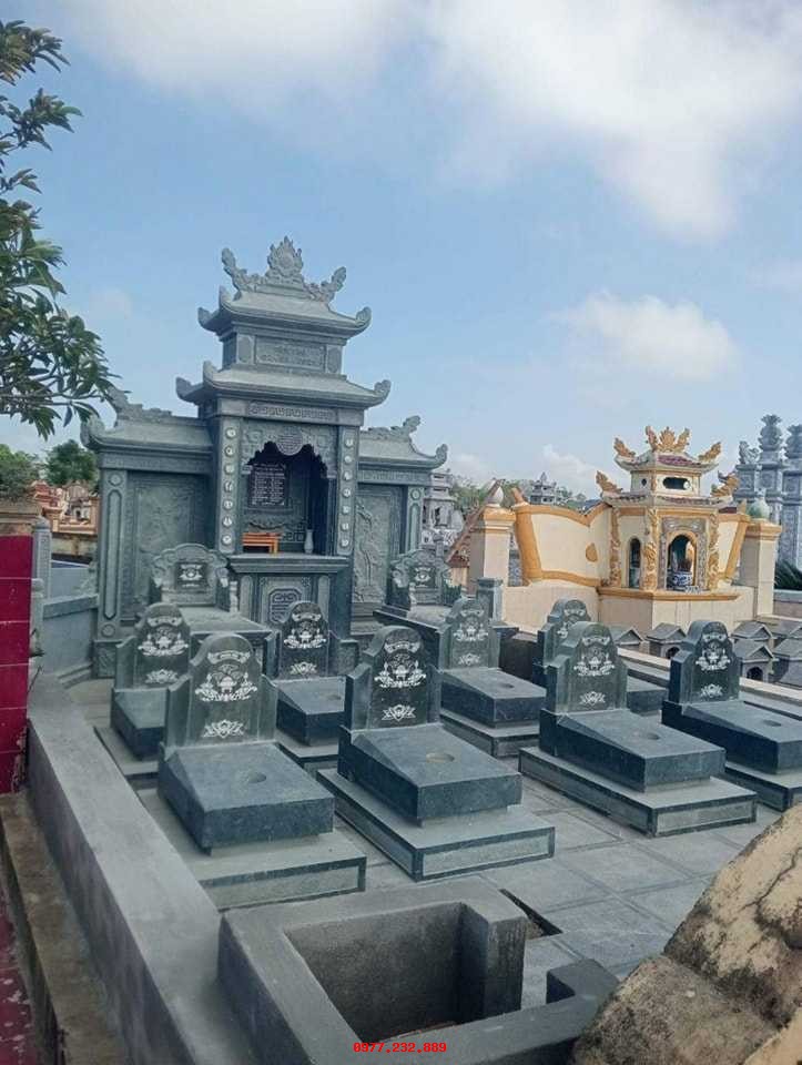 Khuôn viên lăng mộ - KLM2